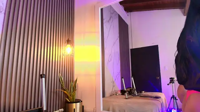 Snapshot of Cherry__blossom18 chatting on 10.28.25 Cherry blossom18 online show from 10.28.25