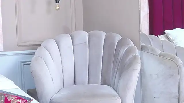 CaraVelvet online show from 10.05.25