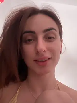 Snapshot of AuraPure chatting on 11.17.25 AuraPure online show from 11.17.25