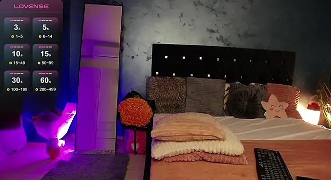 Snapshot of bellafun_ chatting on 11.19.25 bellafun online show from 11.19.25