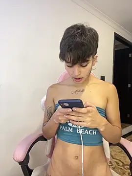 Snapshot of DayanaDG chatting on 09.30.25 DayanaDG online show from 09.30.25