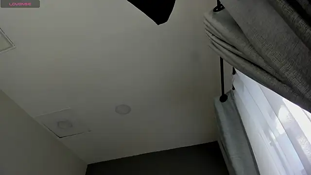 Vela jade online show from 10.15.25