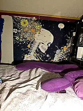 Snapshot of xXKnifeRiderXx chatting on 09.26.25 xXKnifeRiderXx online show from 09.26.25