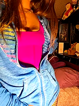 Snapshot of xXKnifeRiderXx chatting on 10.23.25 xXKnifeRiderXx online show from 10.23.25