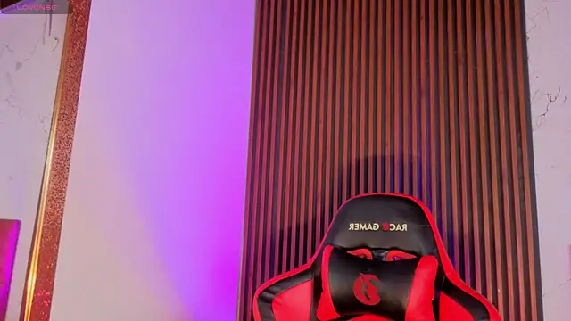 Snapshot of SpicyDemons chatting on 10.02.25 SpicyDemons online show from 10.02.25