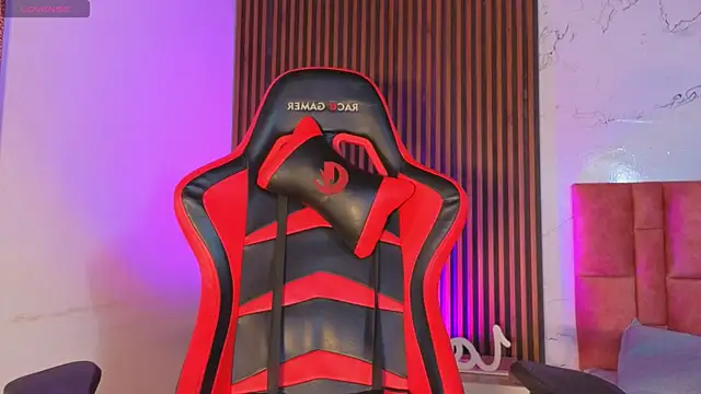 Snapshot of SpicyDemons chatting on 10.29.25 SpicyDemons online show from 10.29.25