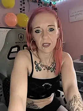 Snapshot of Purple2StayThnxx chatting on 09.25.25 Purple2StayThnxx online show from 09.25.25