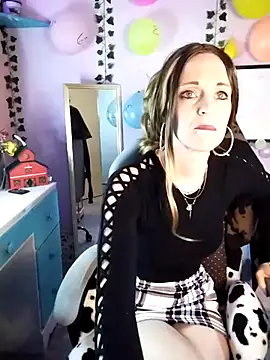 Snapshot of Purple2StayThnxx chatting on 09.29.25 Purple2StayThnxx online show from 09.29.25