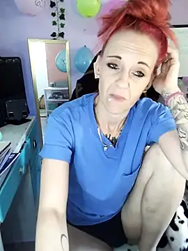 Snapshot of Purple2StayThnxx chatting on 10.01.25 Purple2StayThnxx online show from 10.01.25