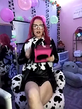 Snapshot of Purple2StayThnxx chatting on 10.12.25 Purple2StayThnxx online show from 10.12.25