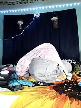 Snapshot of Purple2StayThnxx chatting on 11.07.25 Purple2StayThnxx online show from 11.07.25