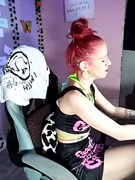 Purple2StayThnxx online show from 11.17.25