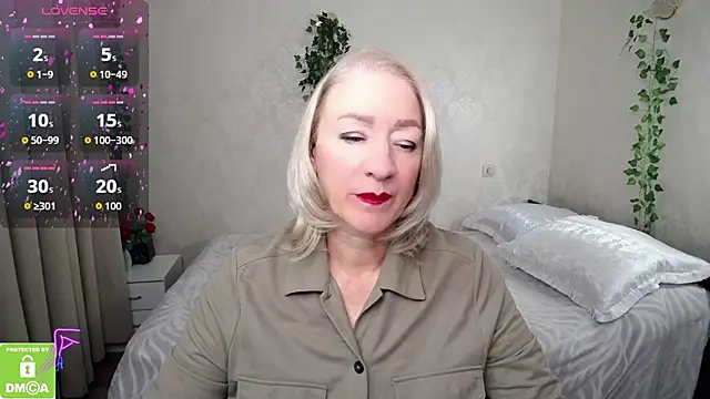 hunters woman online show from 09.26.25