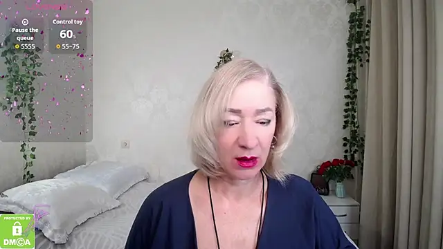 hunters woman online show from 11.11.25