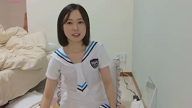 Snapshot of tsumugi_0721 chatting on 10.18.25 tsumugi 0721 online show from 10.18.25