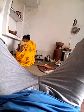 RAYI Queen 3 online show from 10.26.25