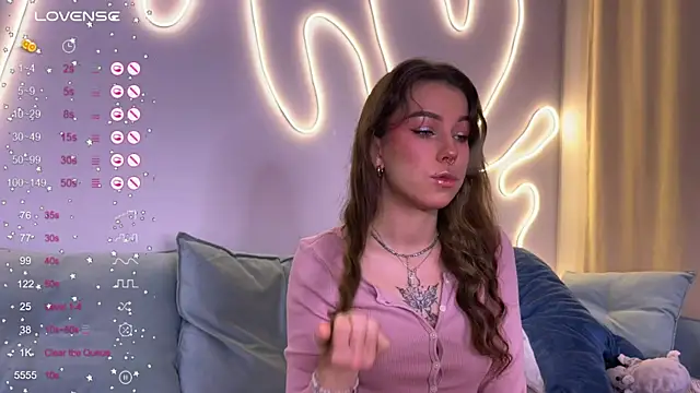 Eva Collinss online show from 11.26.25