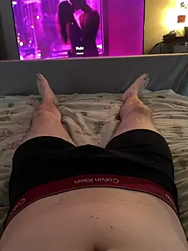 Snapshot of naughtycoupl98 chatting on 04.18.26 naughtycoupl98 online show from 04.18.26