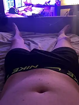 Snapshot of naughtycoupl98 chatting on 05.19.26 naughtycoupl98 online show from 05.19.26