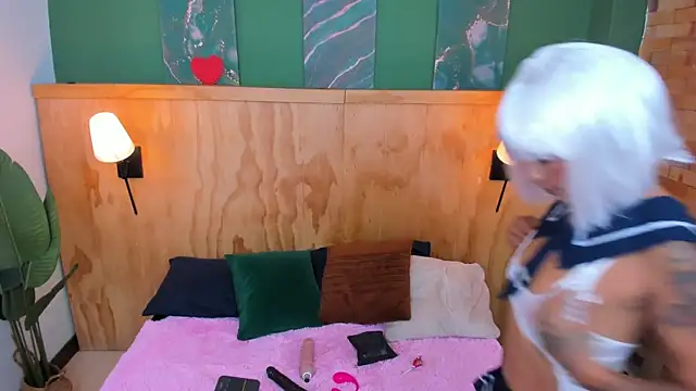 Snapshot of milavega_ chatting on 10.08.25 milavega online show from 10.08.25