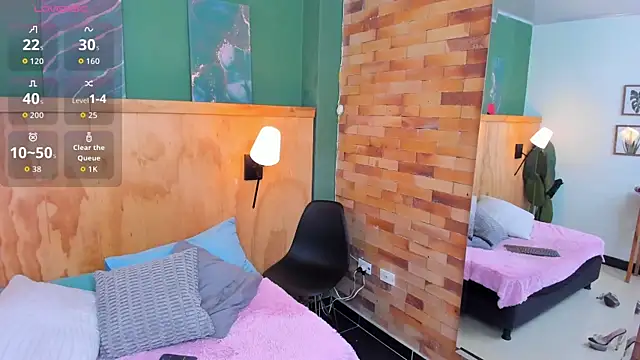 Snapshot of milavega_ chatting on 10.30.25 milavega online show from 10.30.25