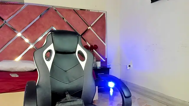 Dulce Pettit online show from 09.13.25