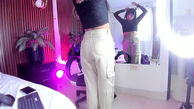 Dulce Pettit online show from 10.01.25