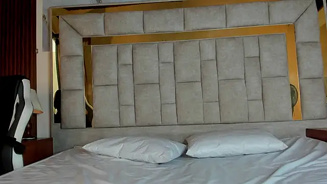 Dulce Pettit online show from 10.10.25