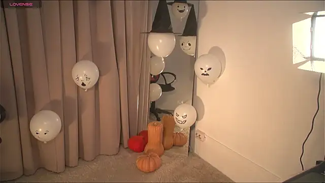 Darcy Mayy online show from 10.23.25