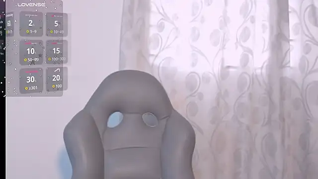 Snapshot of Faver_ chatting on 10.15.25 Faver online show from 10.15.25