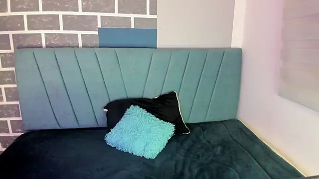 little annee online show from 09.14.25