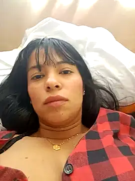 IsabellaLuxe online show from 11.02.25