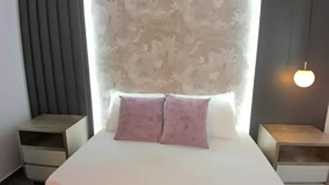 saliha pinky online show from 10.18.25