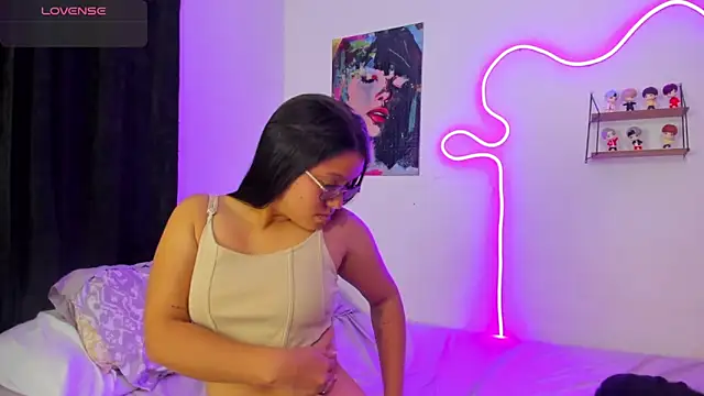 Dilan and Mia online show from 12.21.25