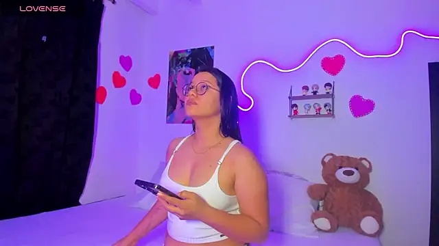 Dilan and Mia online show from 04.18.26