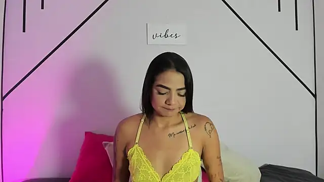 MiahCornell  online show from 10.10.25