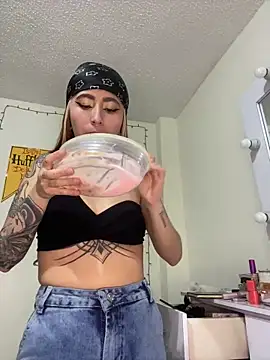 Snapshot of Sallem_Pink chatting on 09.30.25 Sallem Pink online show from 09.30.25