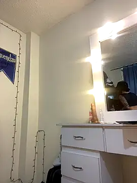 Snapshot of Sallem_Pink chatting on 10.12.25 Sallem Pink online show from 10.12.25