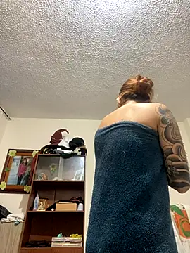 Snapshot of Sallem_Pink chatting on 10.13.25 Sallem Pink online show from 10.13.25