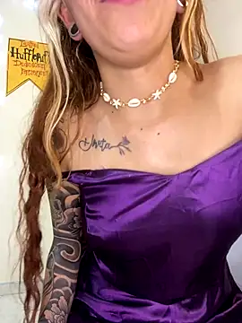 Snapshot of Sallem_Pink chatting on 10.22.25 Sallem Pink online show from 10.22.25