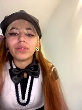 Snapshot of Sallem_Pink chatting on 10.27.25 Sallem Pink online show from 10.27.25