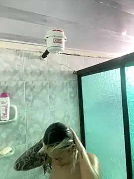 Snapshot of Sallem_Pink chatting on 10.30.25 Sallem Pink online show from 10.30.25