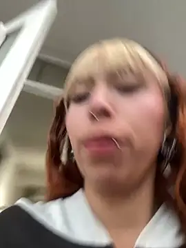 Snapshot of Sallem_Pink chatting on 01.18.26 Sallem Pink online show from 01.18.26