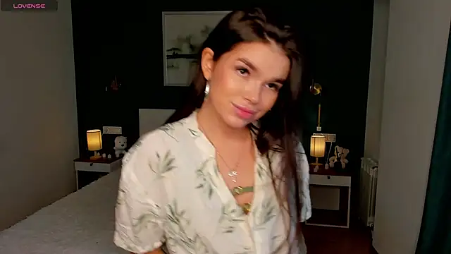 HollisHearl online show from 10.18.25