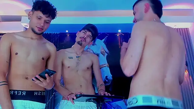 Snapshot of Dominic_Max_ chatting on 09.13.25 Dominic Max online show from 09.13.25