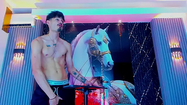 Snapshot of Dominic_Max_ chatting on 09.14.25 Dominic Max online show from 09.14.25