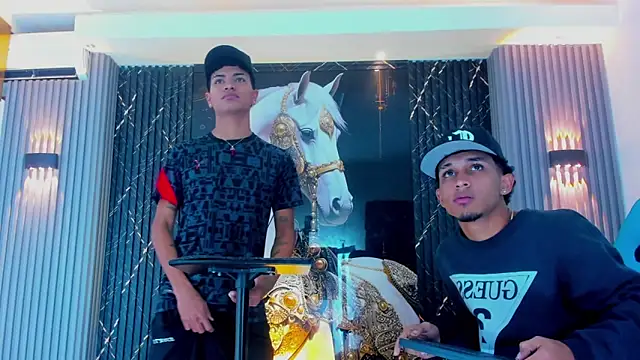 Snapshot of Dominic_Max_ chatting on 11.07.25 Dominic Max online show from 11.07.25