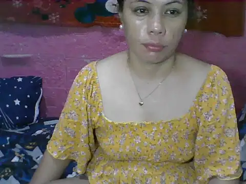 Snapshot of violen786 chatting on 10.20.25 violen786 online show from 10.20.25