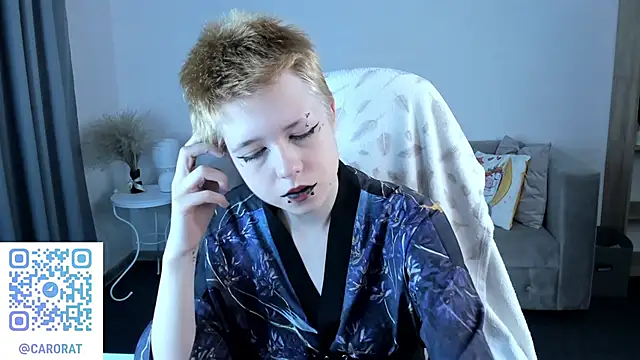 Snapshot of CarolineRichter chatting on 09.19.25 CarolineRichter online show from 09.19.25