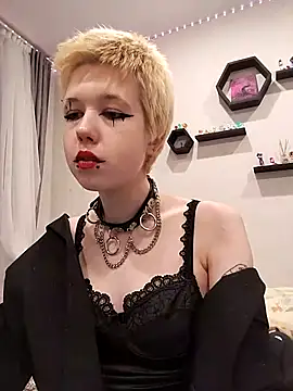 Snapshot of CarolineRichter chatting on 10.02.25 CarolineRichter online show from 10.02.25